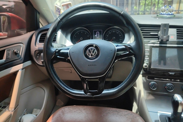 Volkswagen Golf 2015 car image #12
