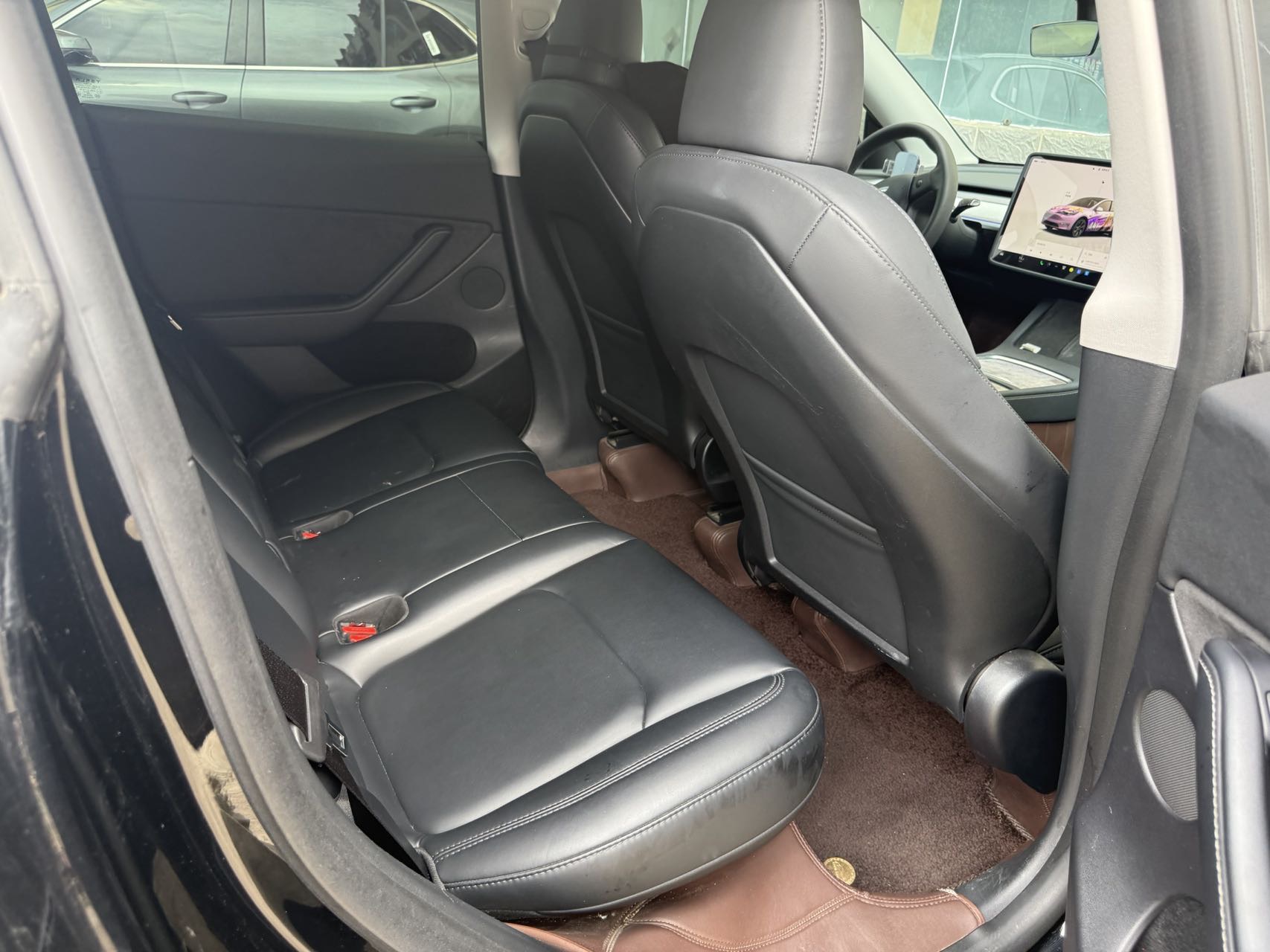 Tesla Model Y 2023 car image #6