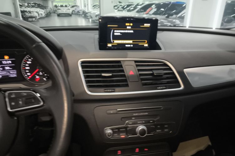 Audi Q3 2018 image de voiture #13