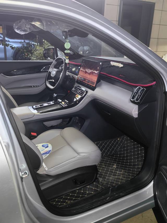 GEELY Boyue L 2026 car image #7