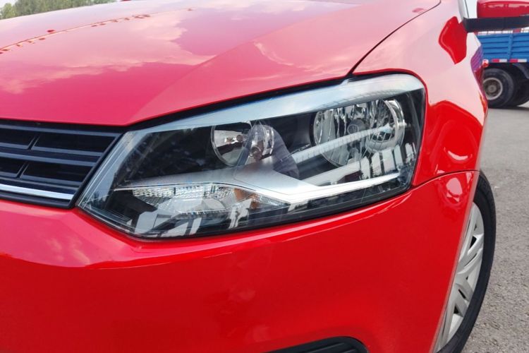 Volkswagen Polo 2018 car image #23