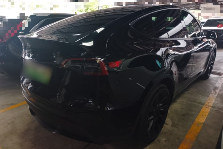 Tesla Model Y 2024 #7 Tesla Model Y 2024 car image #7