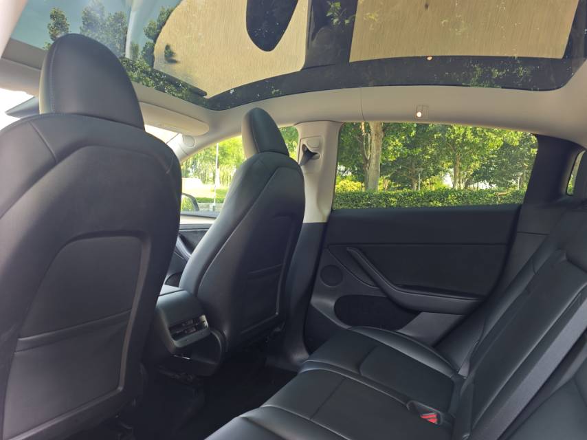 Tesla Model Y 2023 car image #5