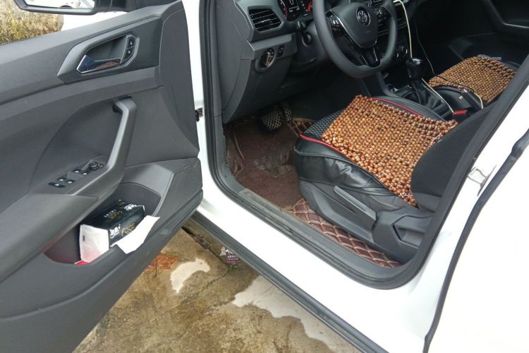 Volkswagen T-Cross 2020 immagine di auto #13