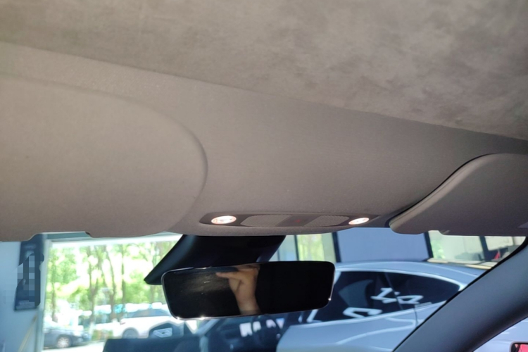Tesla Model 3 2023 car image #18