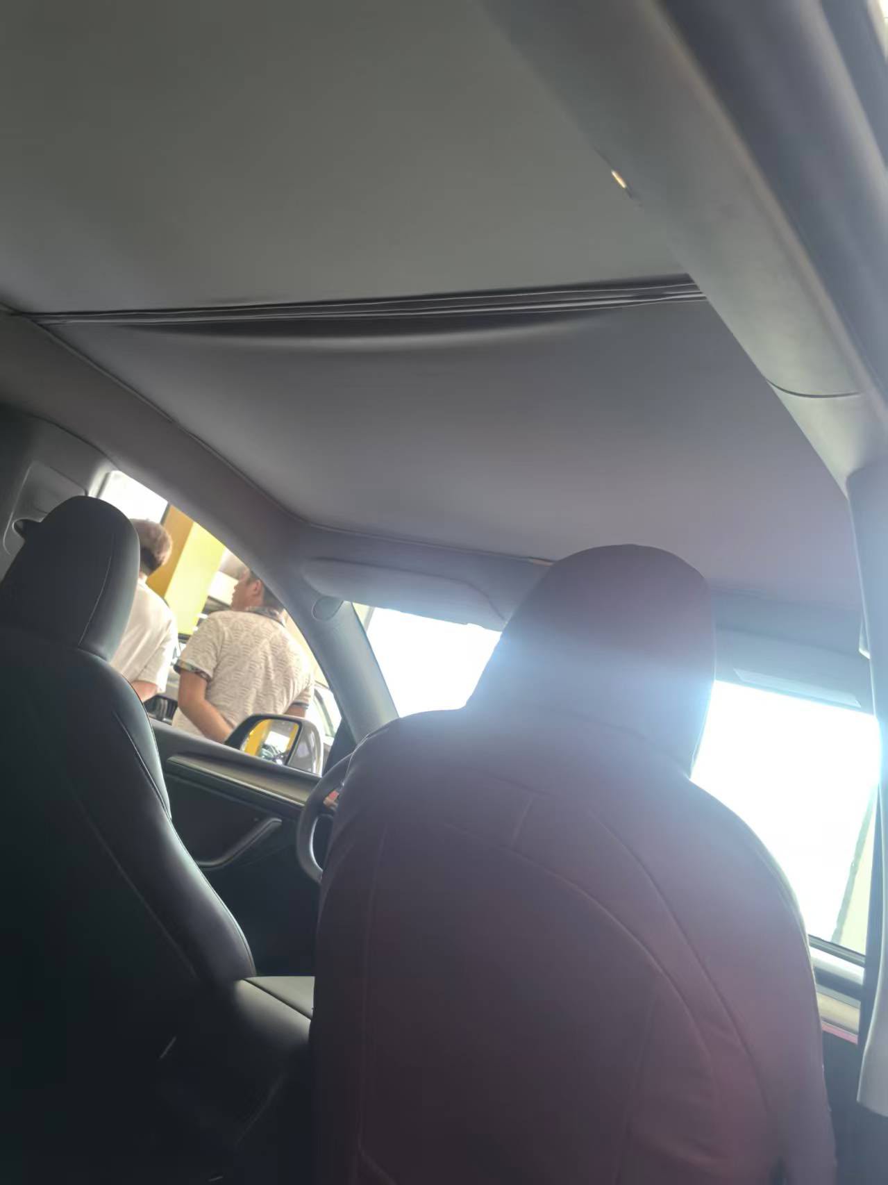 Tesla Model Y 2023 car image #2