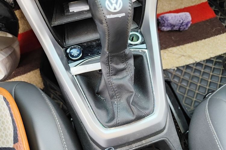 Volkswagen T-Cross 2020 car image #16