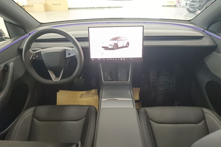 Tesla Model Y 2026 #10 Tesla Model Y 2026 car image #10