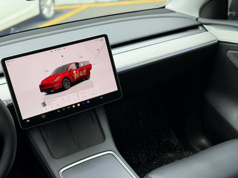 Tesla Model Y 2023 car image #5