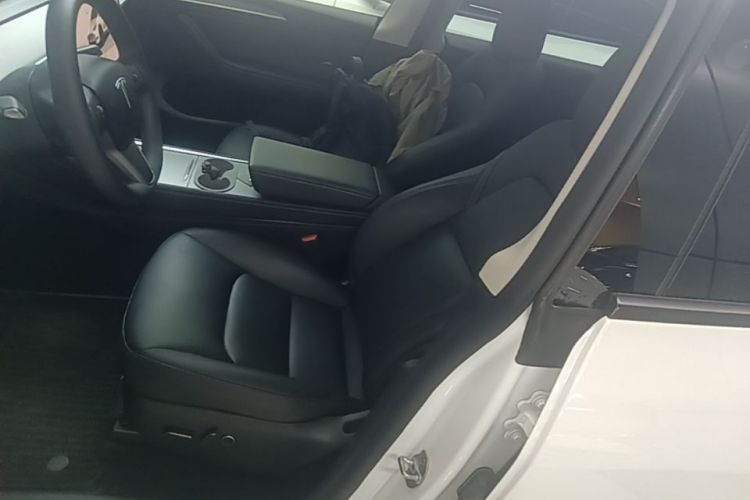 Tesla Model Y 2024 #15 Tesla Model Y 2024 car image #15