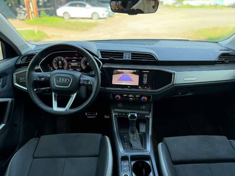 Audi Q3 2022 car image #6