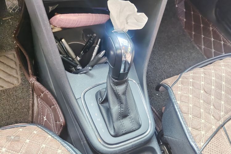 Volkswagen Polo 2018 car image #16