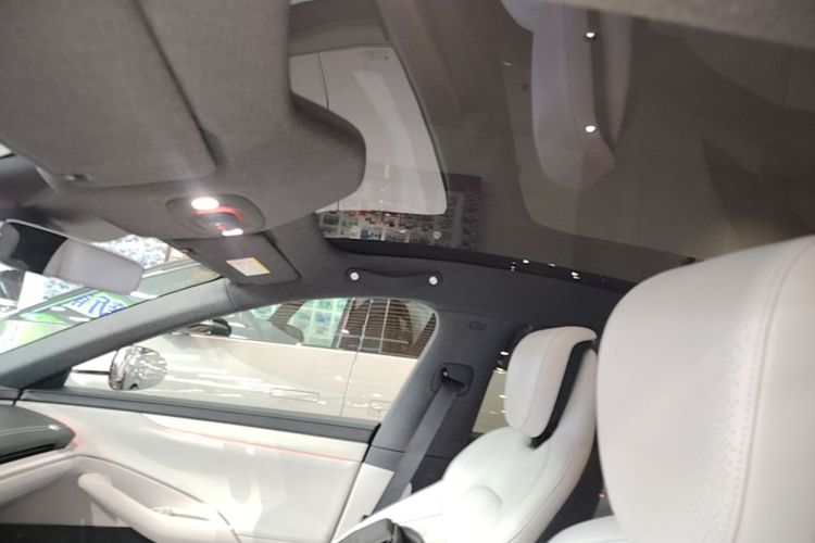 MI SU7 2025 car image #24