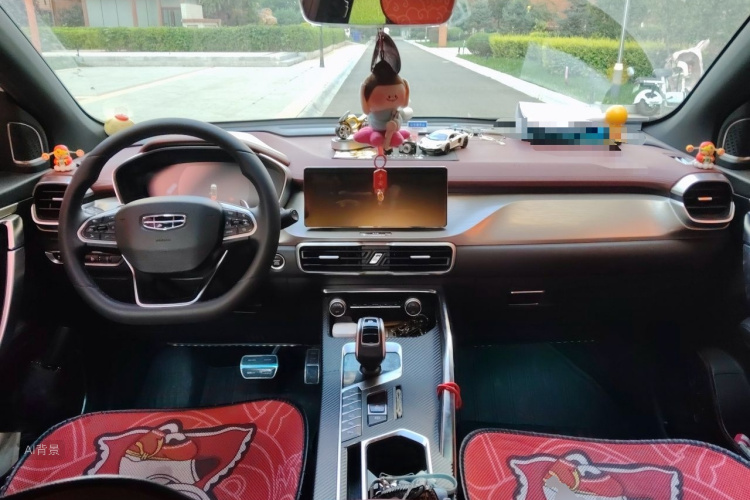 2019 car image #11