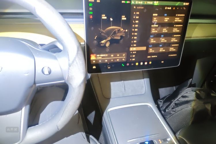 Tesla Model Y 2023 #15 Tesla Model Y 2023 car image #15