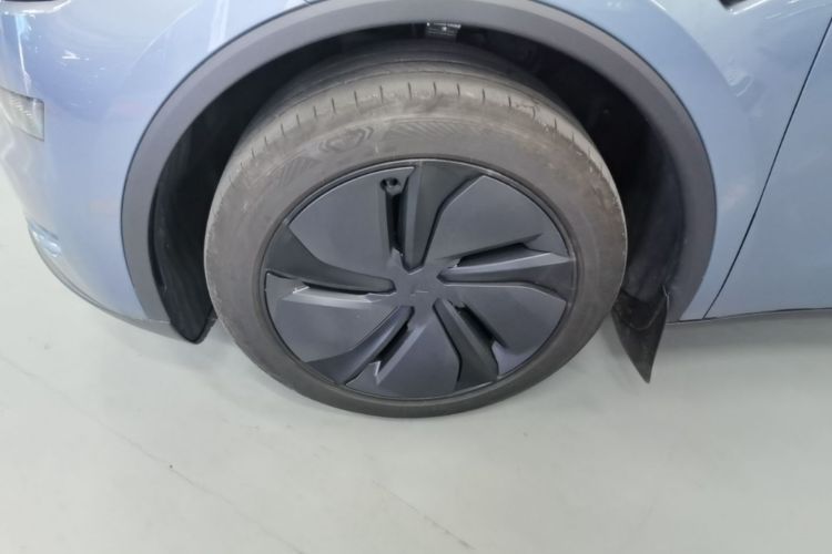 Tesla Model Y 2025 #9 Tesla Model Y 2025 immagine di auto #9