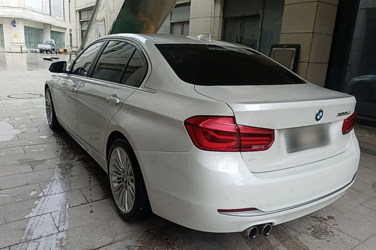 BMW 3 Series 2018 #5 BMW 3 Series 2018 car image #5