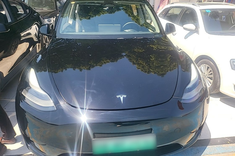 Tesla Model Y 2024 #3 Tesla Model Y 2024 immagine di auto #3