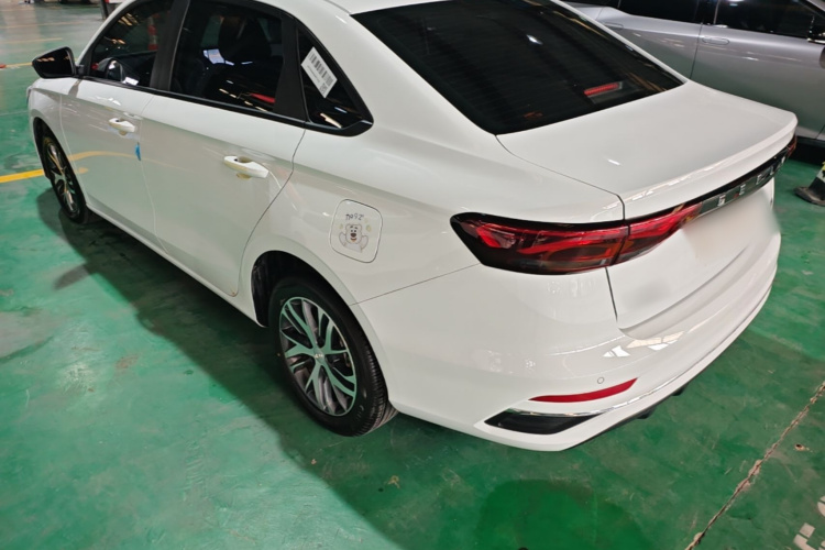 GEELY Emgrand 2025 car image #5