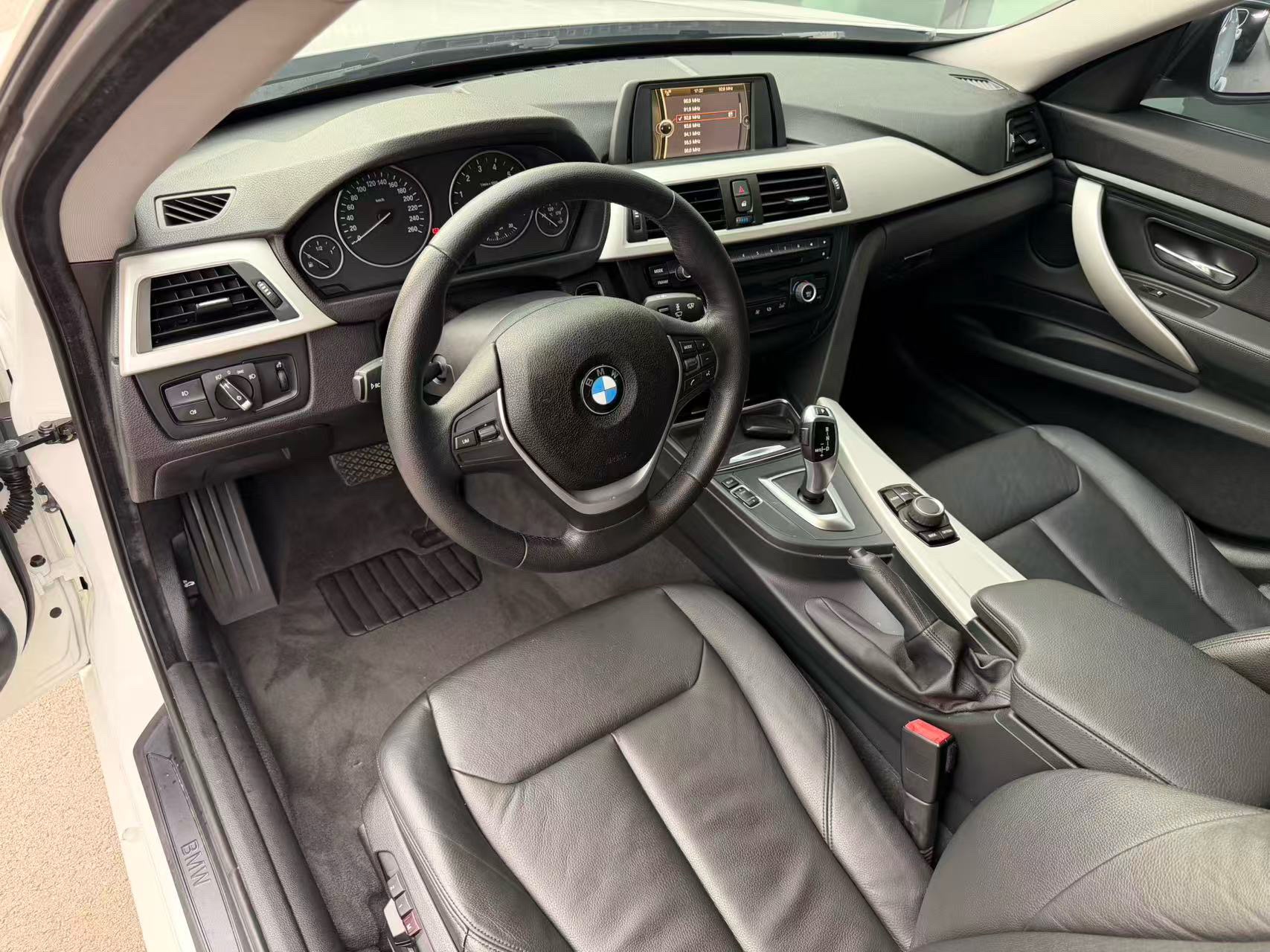 BMW 3 Series GT 2014 изображение автомобиля #5