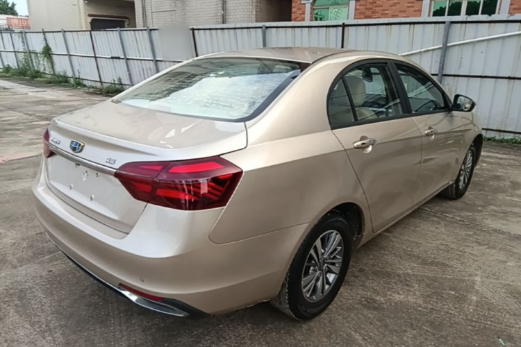 GEELY Emgrand 2019 car image #7