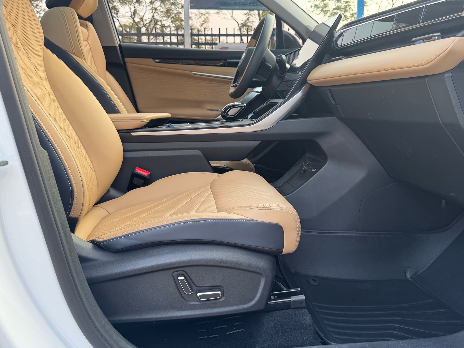 GEELY Boyue L 2023 #4 GEELY Boyue L 2023 immagine di auto #4
