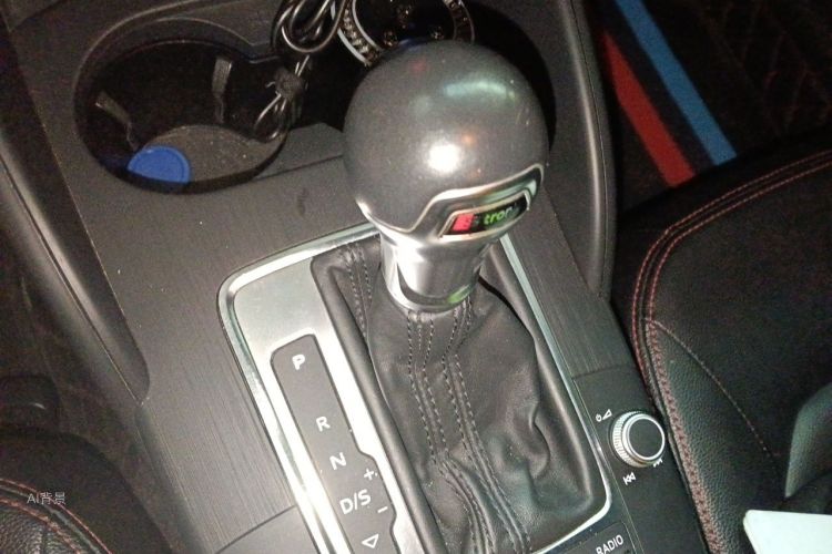 Audi A3 2018 car image #16