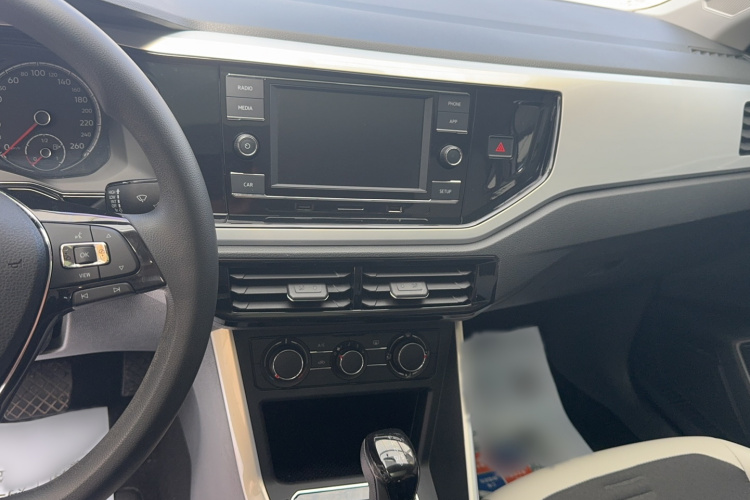 Volkswagen Polo 2021 car image #16