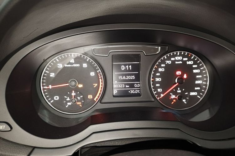 Audi Q3 2016 immagine di auto #12