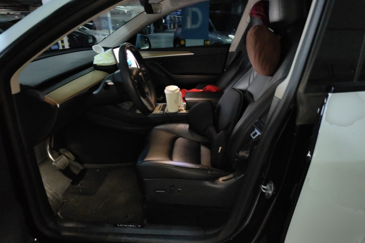 Tesla Model Y 2022 #15 Tesla Model Y 2022 car image #15