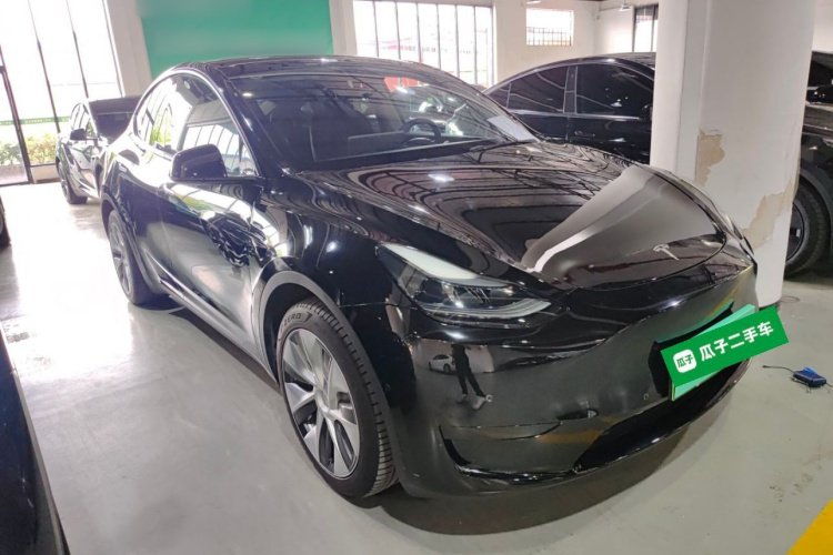 Tesla Model Y 2022 immagine di auto #4