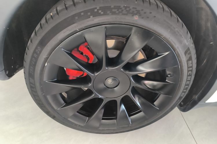 Tesla Model Y 2023 #10 Tesla Model Y 2023 car image #10