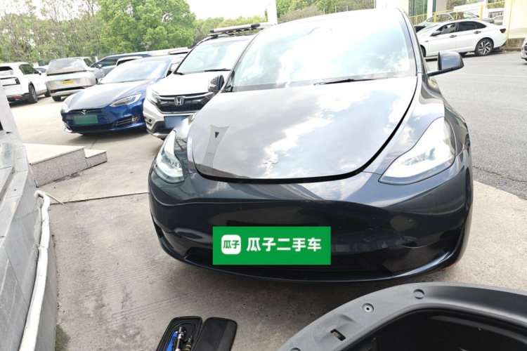 Tesla Model Y 2024 #3 Tesla Model Y 2024 immagine di auto #3