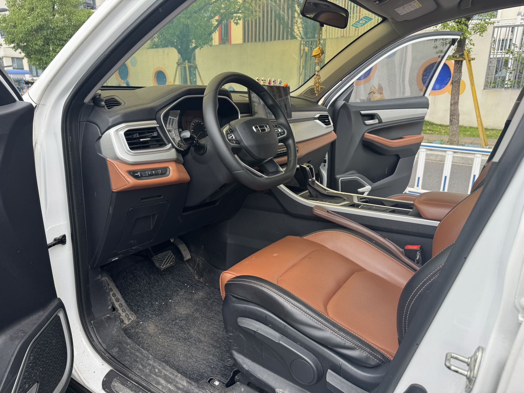 GEELY Vision X6 2020 car image #4