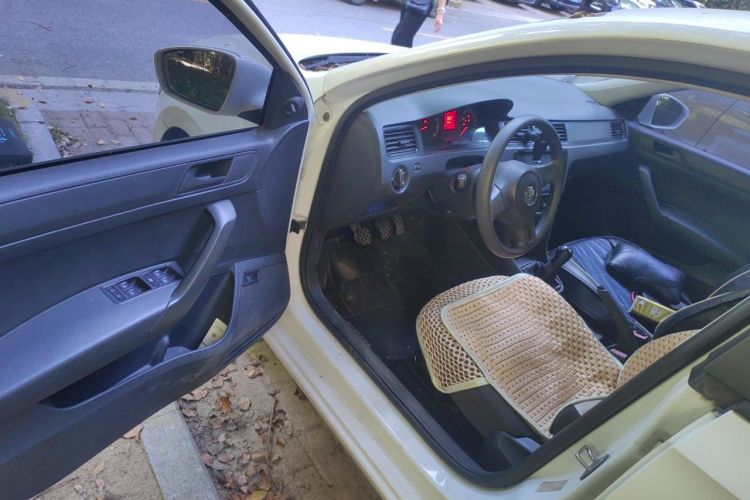 Volkswagen Santana 2016 car image #9