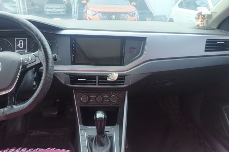 Volkswagen Polo 2021 car image #13