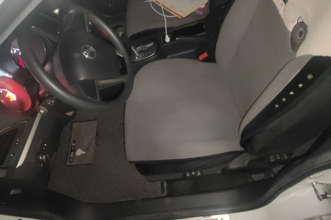 MG 5 2014 car image #18