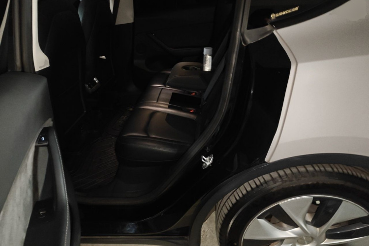 Tesla Model Y 2022 #14 Tesla Model Y 2022 car image #14