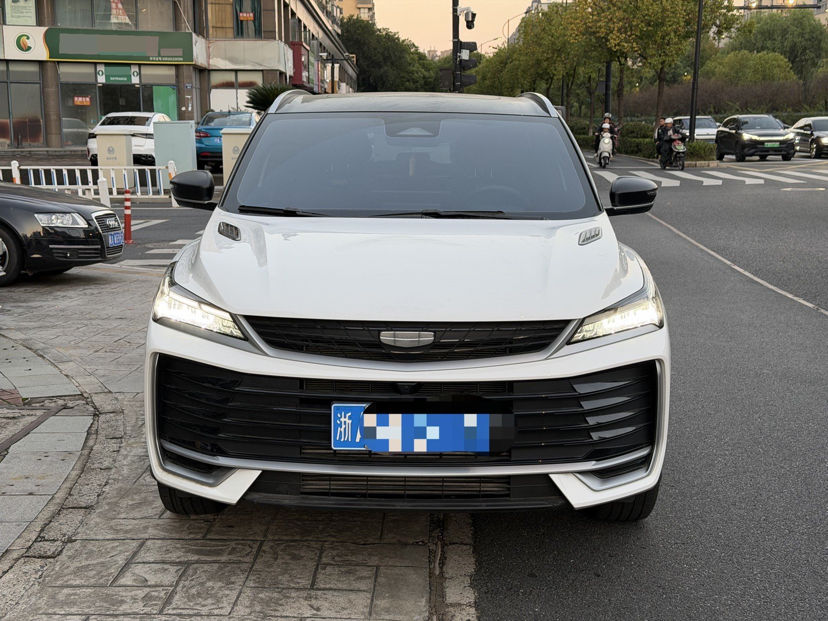 GEELY Coolray 2025 car image #2