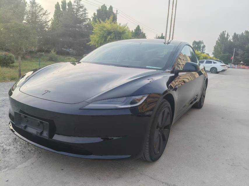 Tesla Model 3 2026 car image 