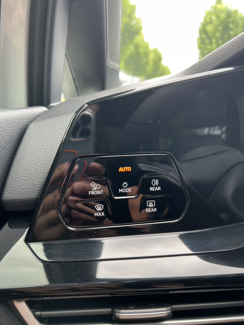 Volkswagen Golf 2022 car image #19
