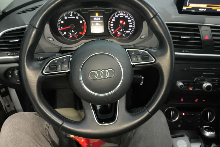 Audi Q3 2018 image de voiture #11