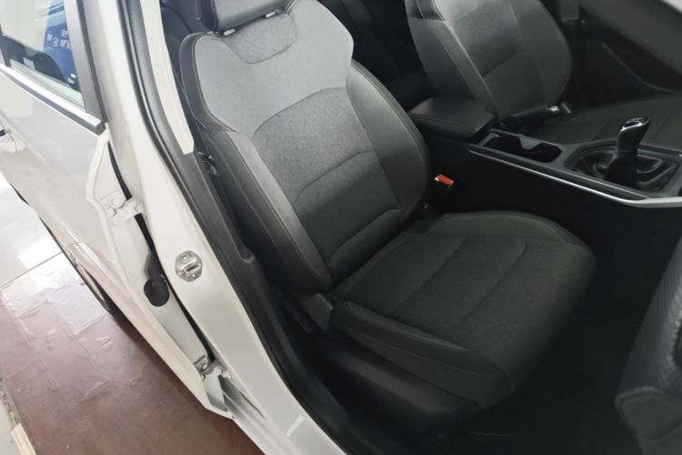 GEELY Emgrand 2026 car image #24