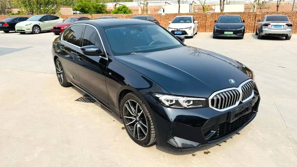 BMW 3 Series 2023 car image #3