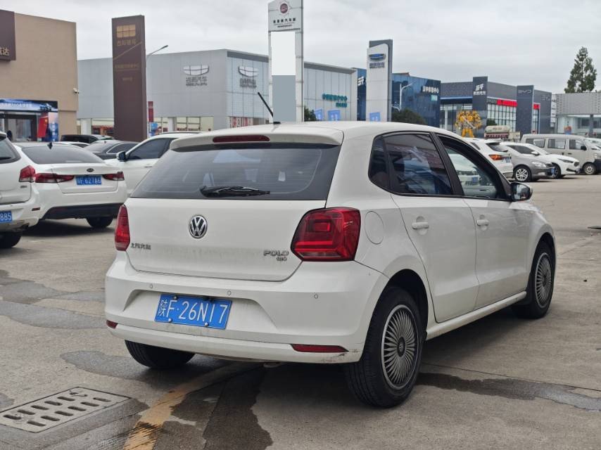 Volkswagen Polo 2018 car image #3