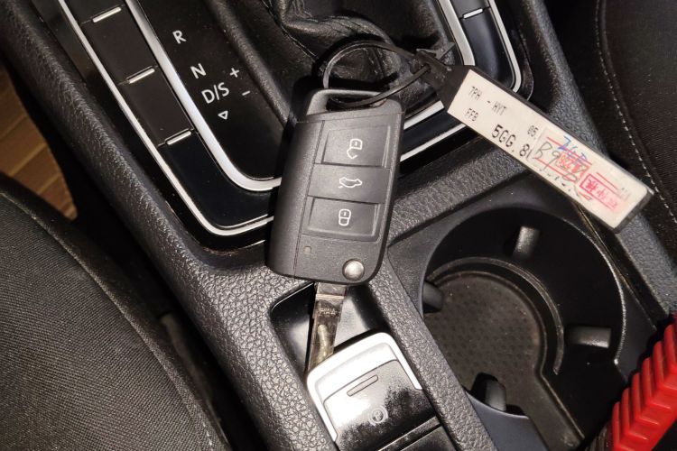 Volkswagen Golf 2019 imagen de coche #9