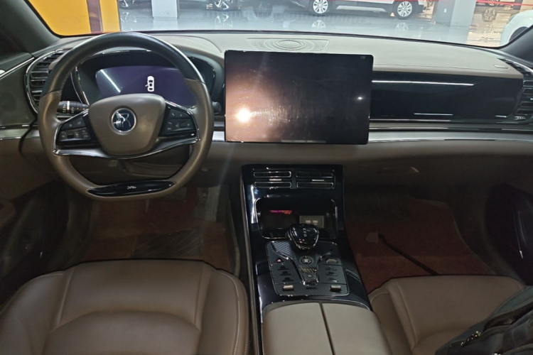 BYD Han 2022 car image #11