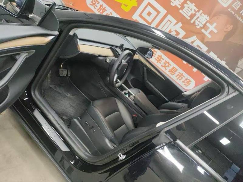 Tesla Model Y 2022 car image #2