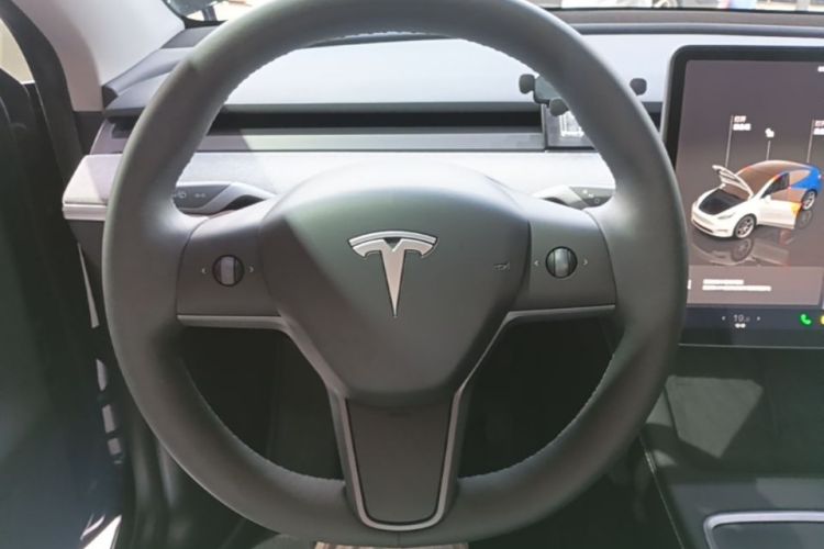 Tesla Model Y 2024 #11 Tesla Model Y 2024 car image #11