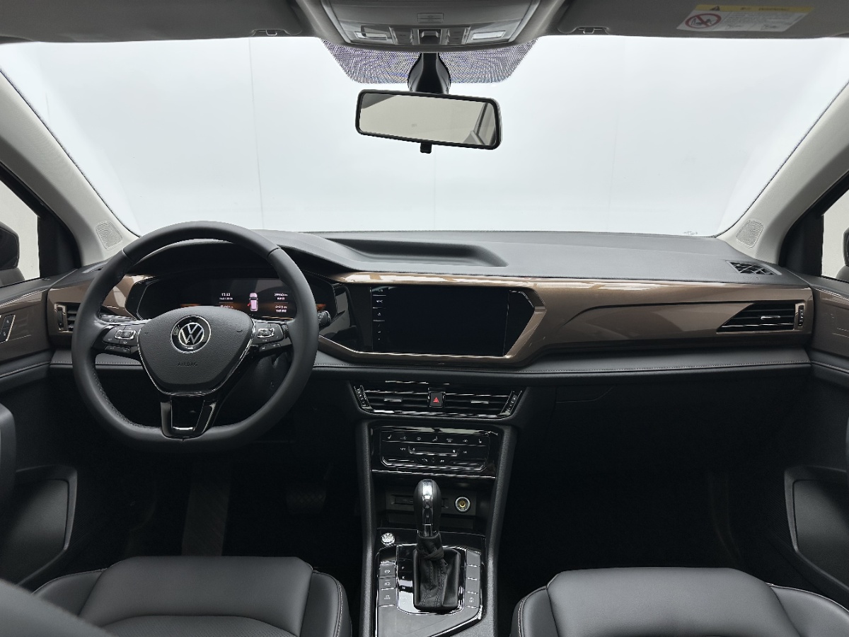 Volkswagen Tharu 2023 car image #7